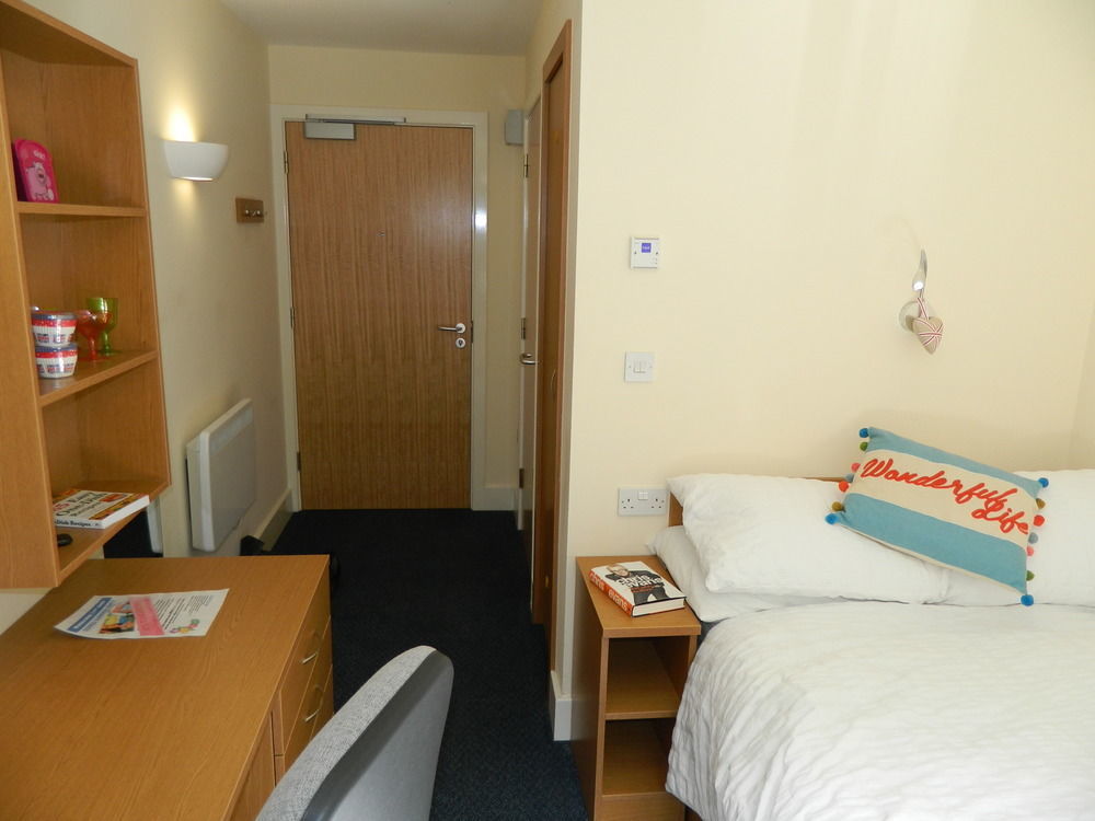 The Sidings Aparthotel Penryn Esterno foto